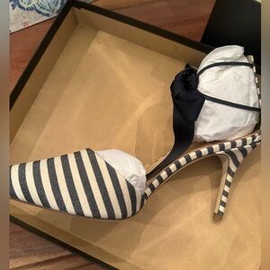 NWT 7.5 JCrew striped fabric shoes with bow! Lower heel, gorgeous, never been on